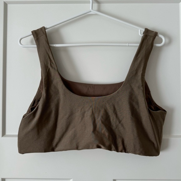 H&M DryMove Sports Bra - Picture 2 of 5